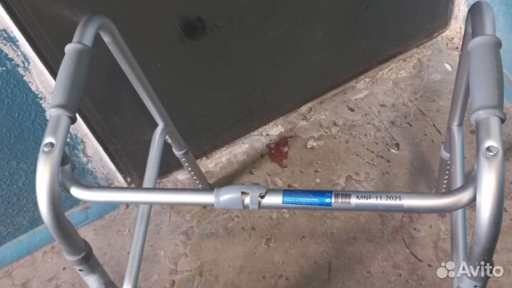 Ходунки для взрослых шагающие