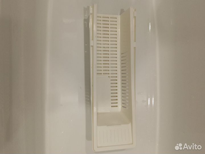 Полка навесная в ванную