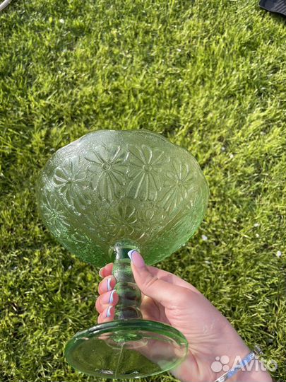 Ваза для фруктов на ножке