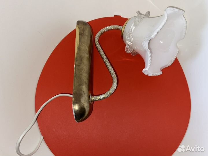 Бра настенное белый плафон