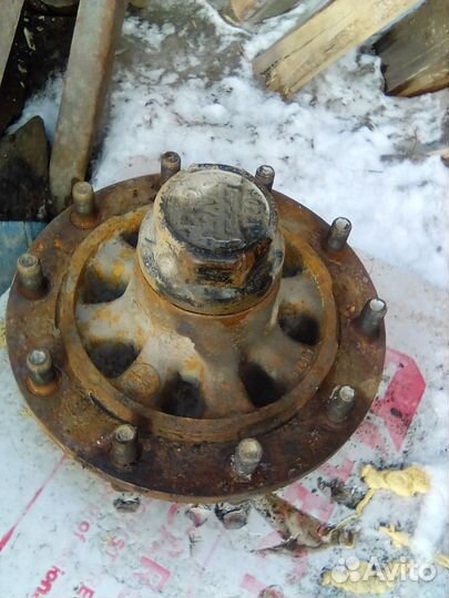 Продам ступицу на полуприцеп