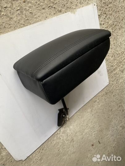 Подлокотник на ваз 2114,15