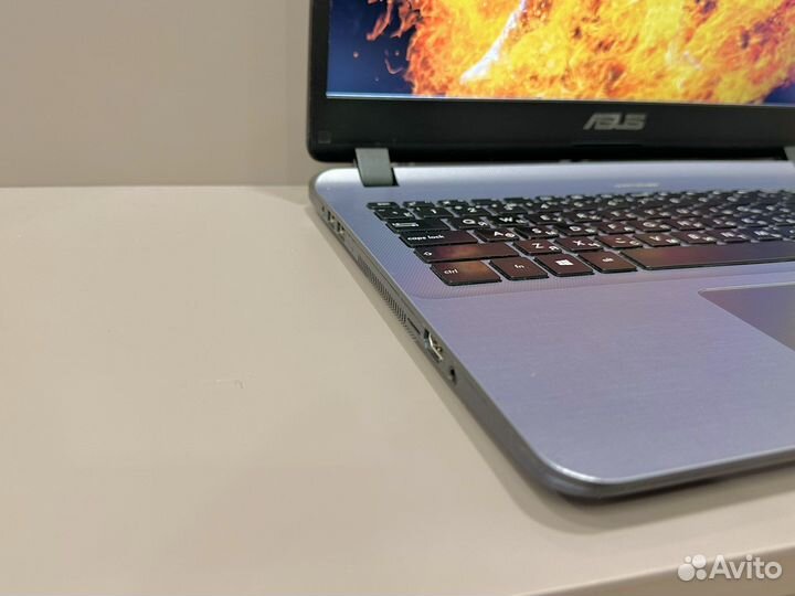 Asus i3 8gen/16gb/mx130/ssd+1tb/Full HD