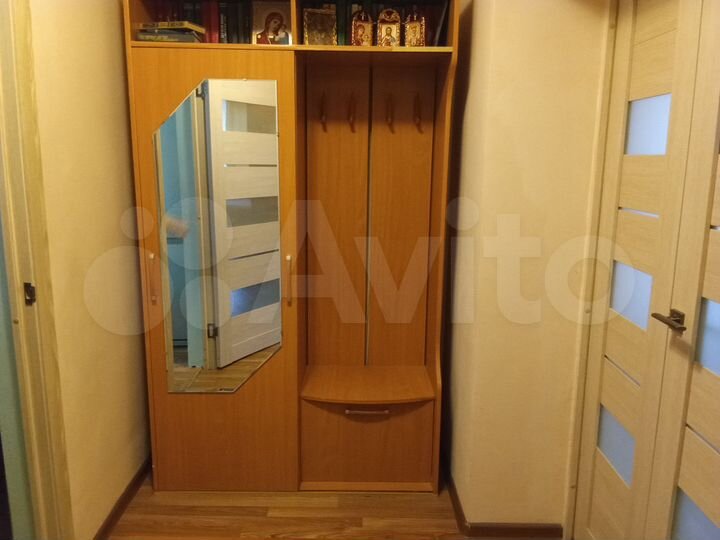 2-к. квартира, 57 м², 1/2 эт.