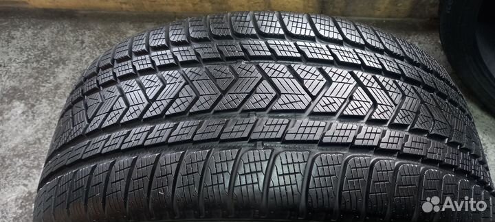 Pirelli Scorpion Winter 275/40 R21 107V