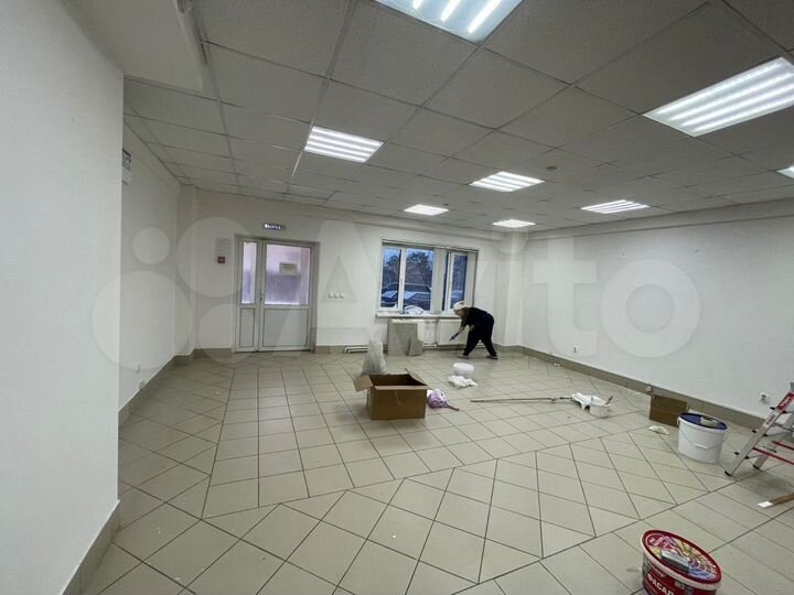 Помещение с отдел.входом и кондиционерами -110 м²