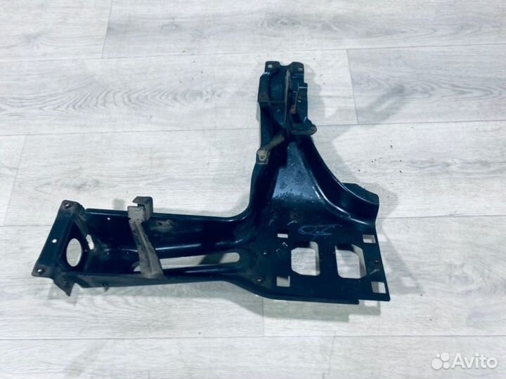 Элемент панели передний правый Land Rover Range