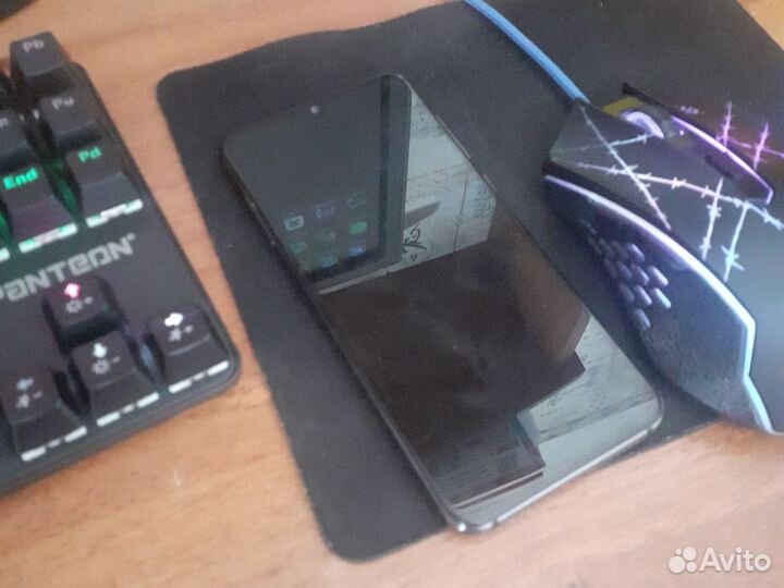 Xiaomi Mi 9 SE, 6/128 ГБ