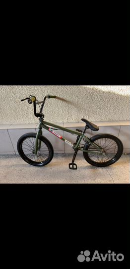 Трюковый велосипед BMX mongoose