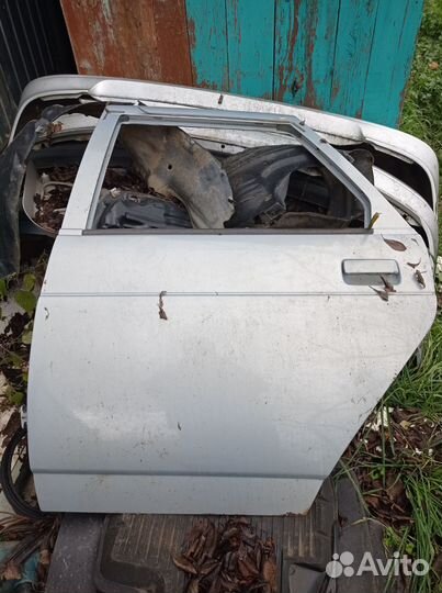 Задние двери ваз 2110