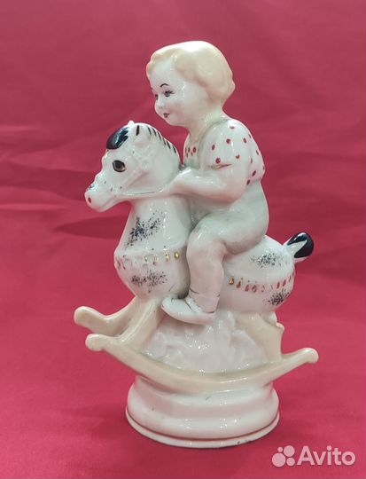 Статуэтка фарфоровая. Мальчик на лошадке. СССР