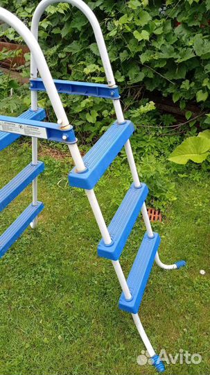 Лестница для бассейна бу