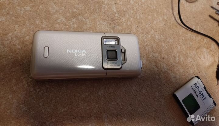 Nokia N82