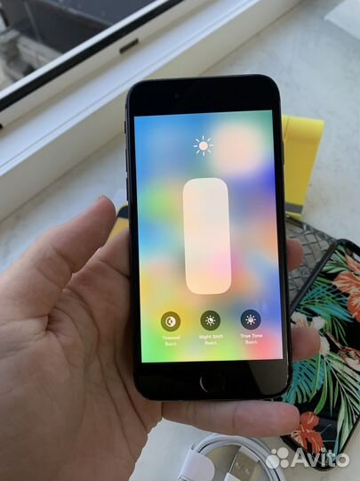 iPhone 8, 64 ГБ