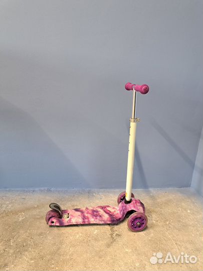 Трехколесный самокат Reaction до 50кг (от 3-10лет)