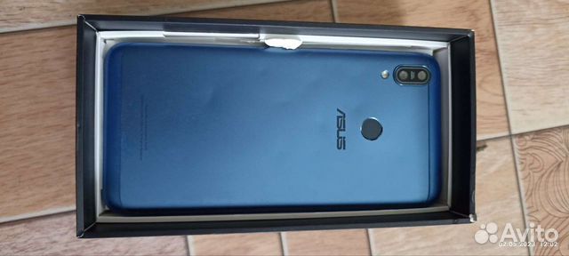 Телефон Asus ZenFone Max m2 zb633kl