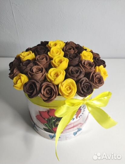 Шоколадные Розы- 37 шт в Шляпной Коробке