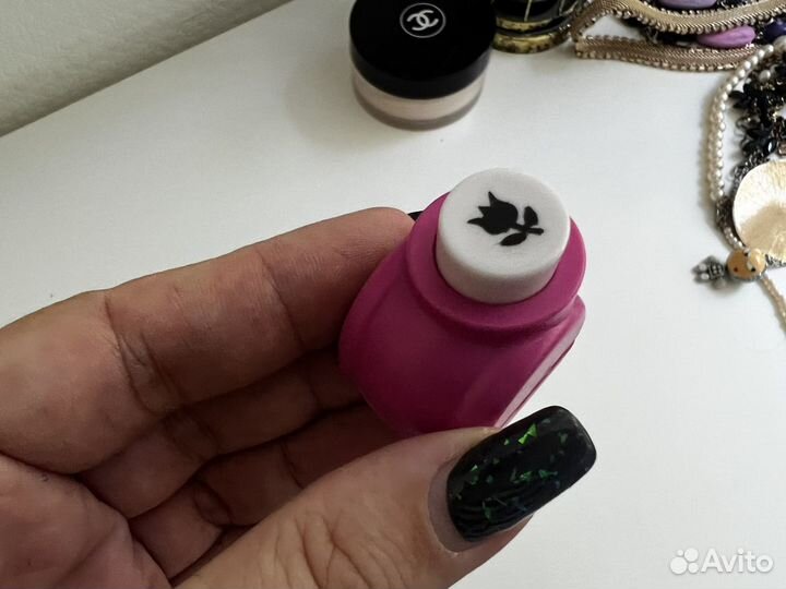 Фигурный дырокол для скрапбукинга цветочек