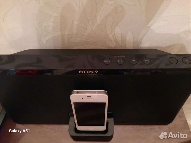 Док станция Sony для iPhone 4