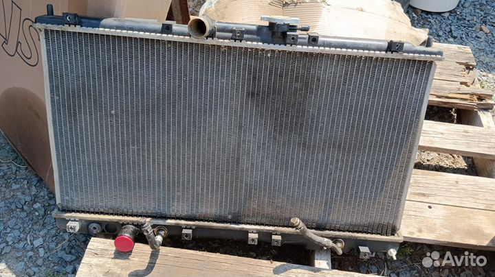 Радиатор охлаждения Mitsubishi Galant 8