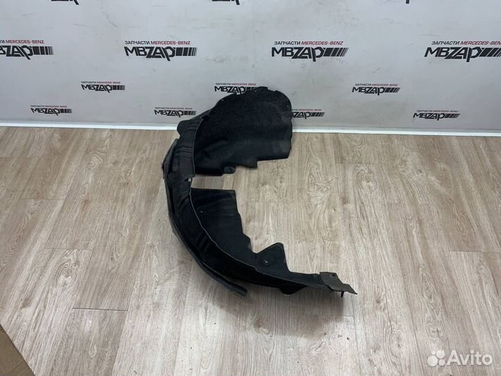 Подкрылок задний левый Mercedes W205 С 205