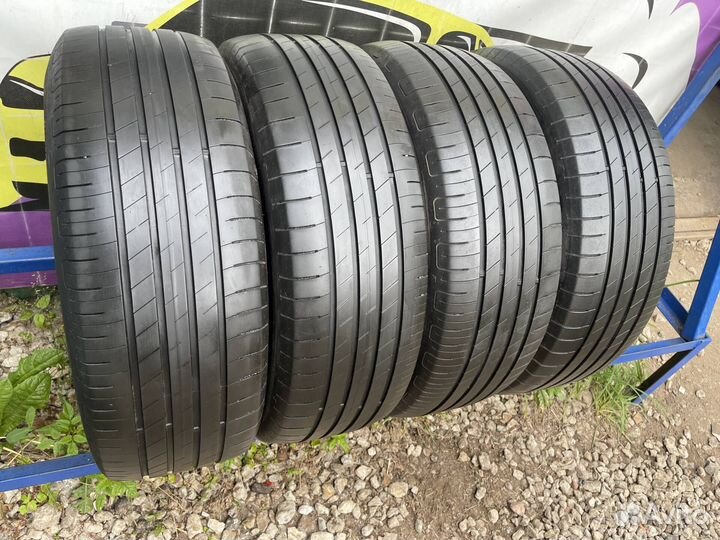 Goodyear EfficientGrip Performance 215/55 R18