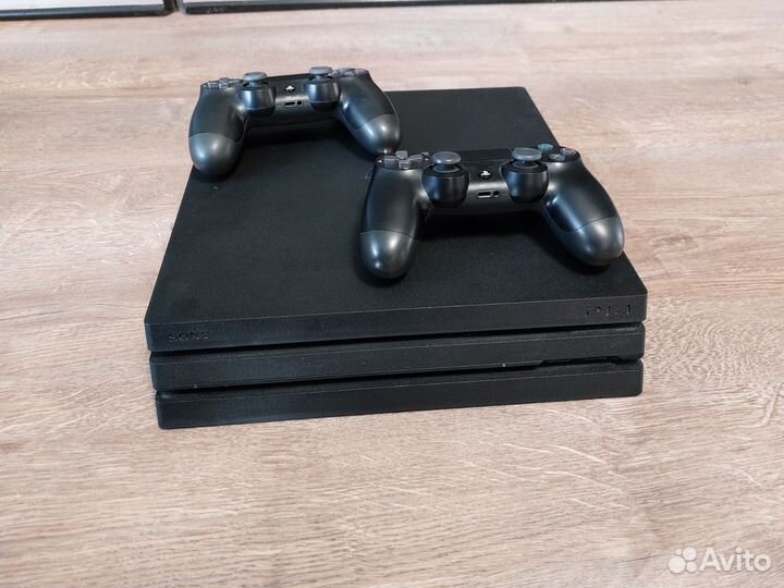 Sony PS4 pro + 2 геймпада