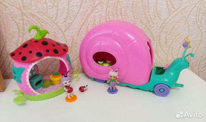 Энчантималс улитка и божья коровка с домиками