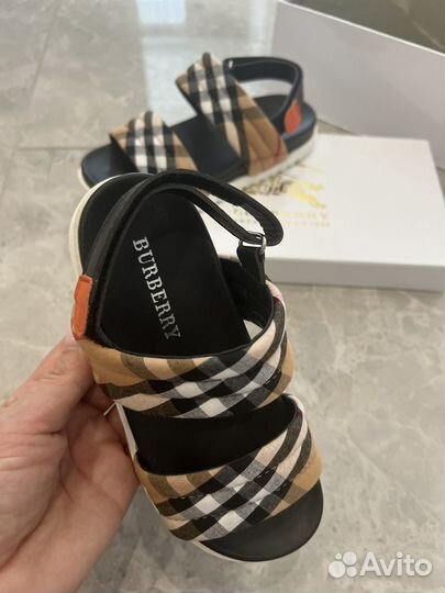 Босоножки burberry 30/32/34/35