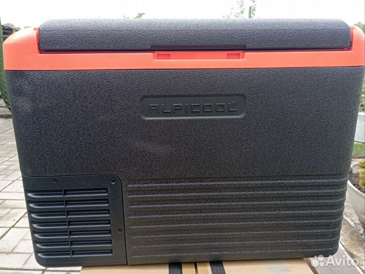Автомобильный холодильник alpicool c 40