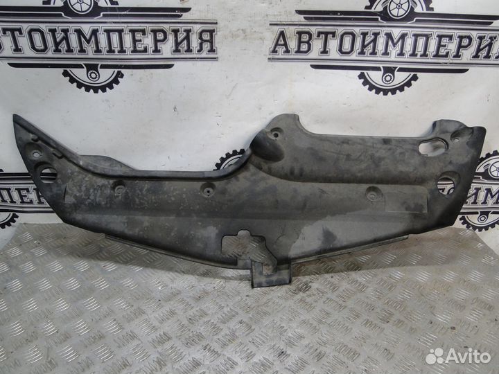 Накладка замка капота Toyota Prius 20 2007 1.5