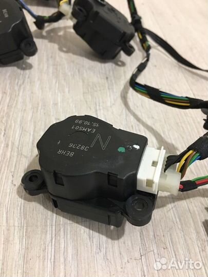 Сервопривод заслонок печки Mercedes Benz S500L