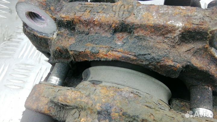 Суппорт передний правый Opel Vectra C рест. 2006