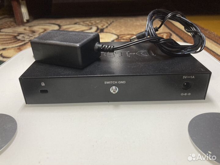 Гигабитный 8 портовый коммутатор (свич) D-Link