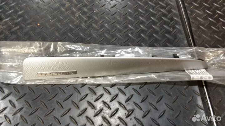 Декор. накладка Audi Q5