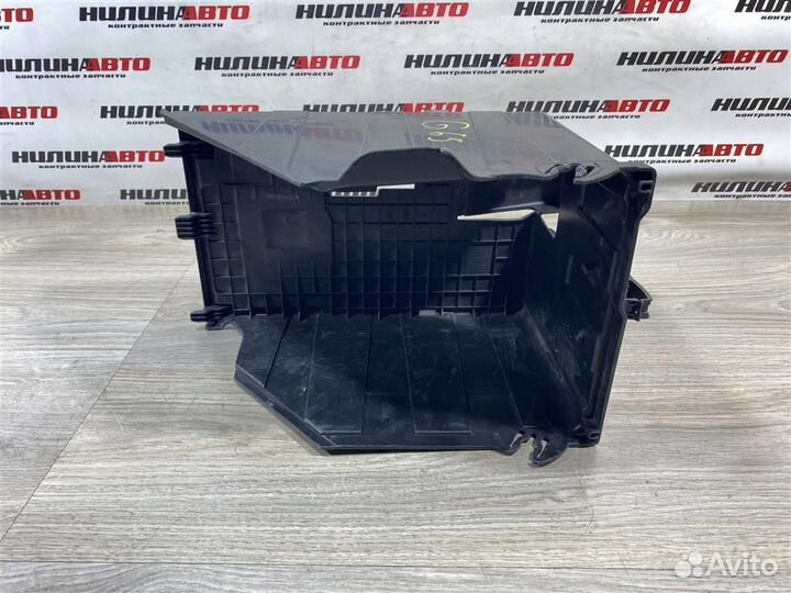 Крышка аккумулятора Ситроен С4 Б7