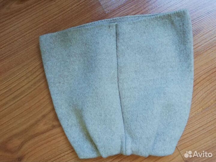 Шапка осенняя демисезонная бежевая со стразами жен