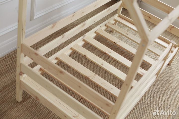 Двухъярусная кровать из массива сосны