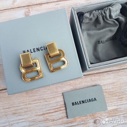 Серьги Balenciaga B 