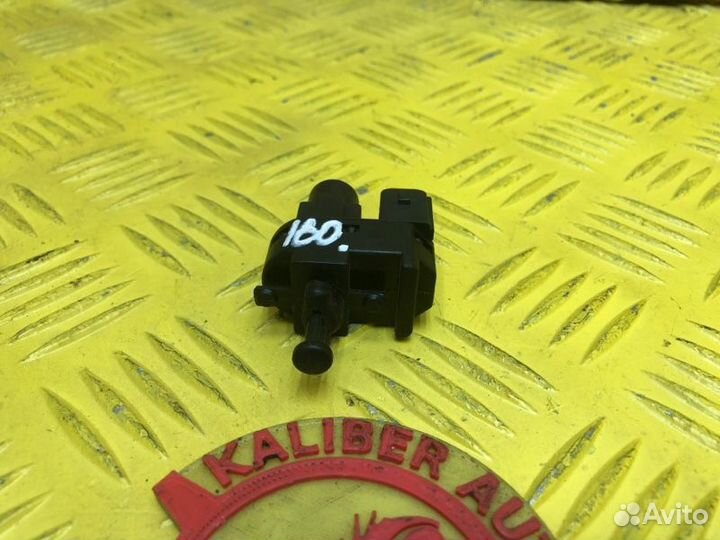 Датчик стоп сигнала Ford Mondeo 3 2.0 fmba dicr