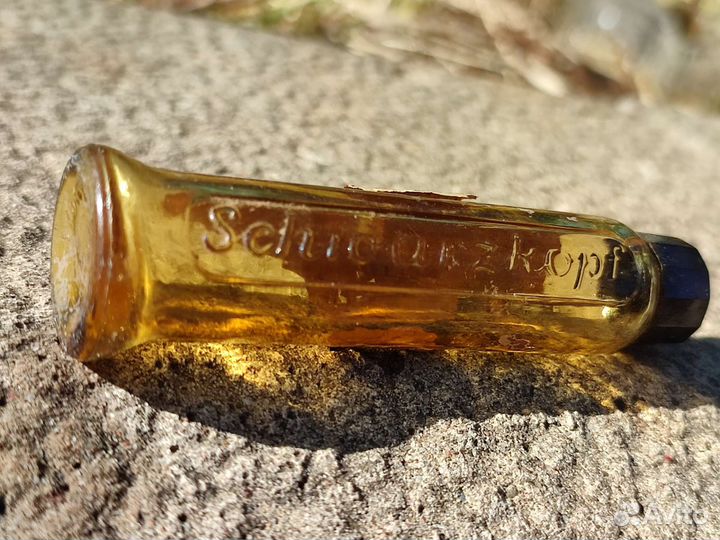 Пузырек Schioarzkopf раскопок Königsberga