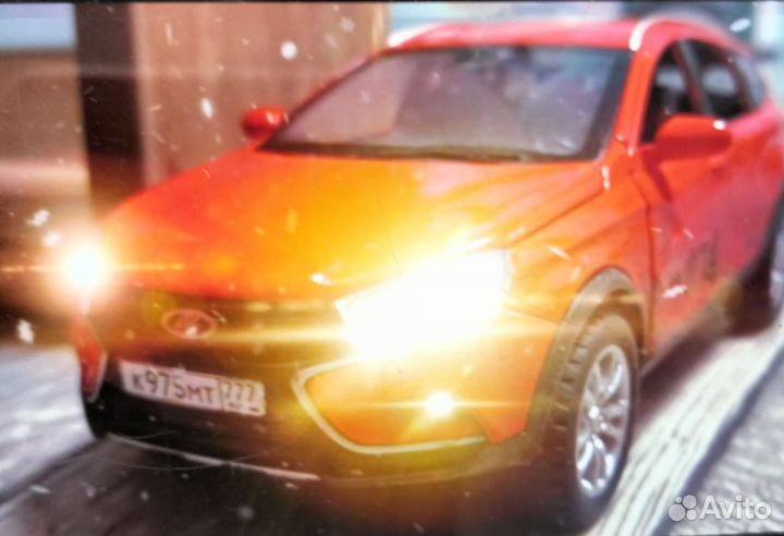 Игрушечная машина