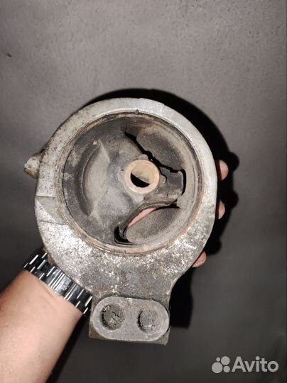 Подушка двигателя Митсубиси Галант 8