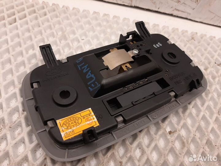 Задний плафон освещения салона Hyundai Elantra 4