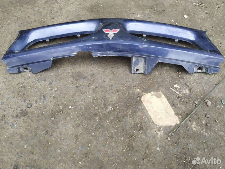 Решетка радиатора MB944763 Mitsubishi Carisma 0
