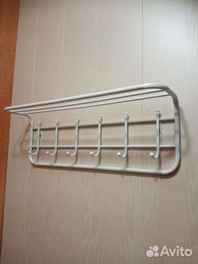 Вешалка для одежды настенная