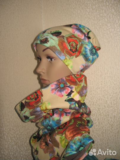 Продаю новый комплект шапка + снуд