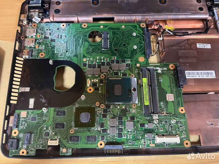 Ноутбук DNS 0164781 на запчасти