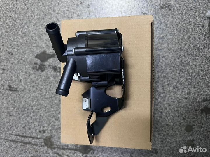 Дополнительный насос BMW 11538843817 оригинал