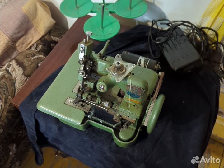 Оверлок для швейной машины